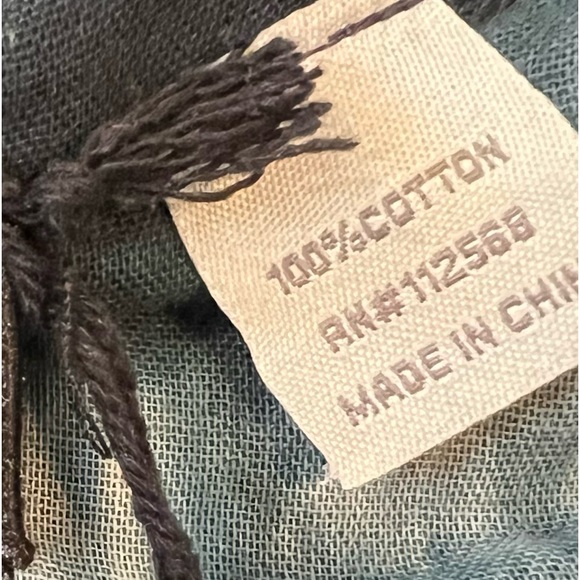 NWT Miss Me Sleeveless Embroidered Blouse Blue Rhinestones Pearlized Snaps - Picture 8 of 8